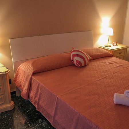 Casa Mariuccia - A Due Passi Dal Mare Apartment Savona Luaran gambar