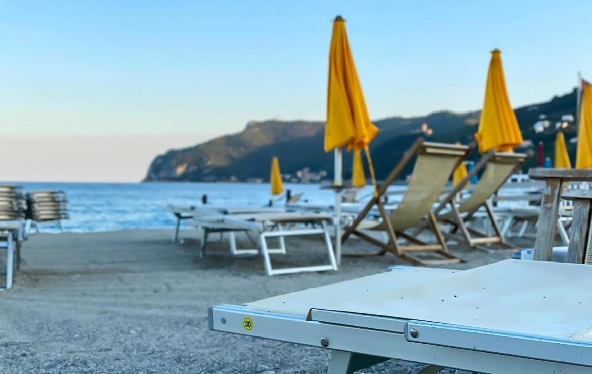 Casa Mariuccia - A Due Passi Dal Mare Apartment Savona Luaran gambar